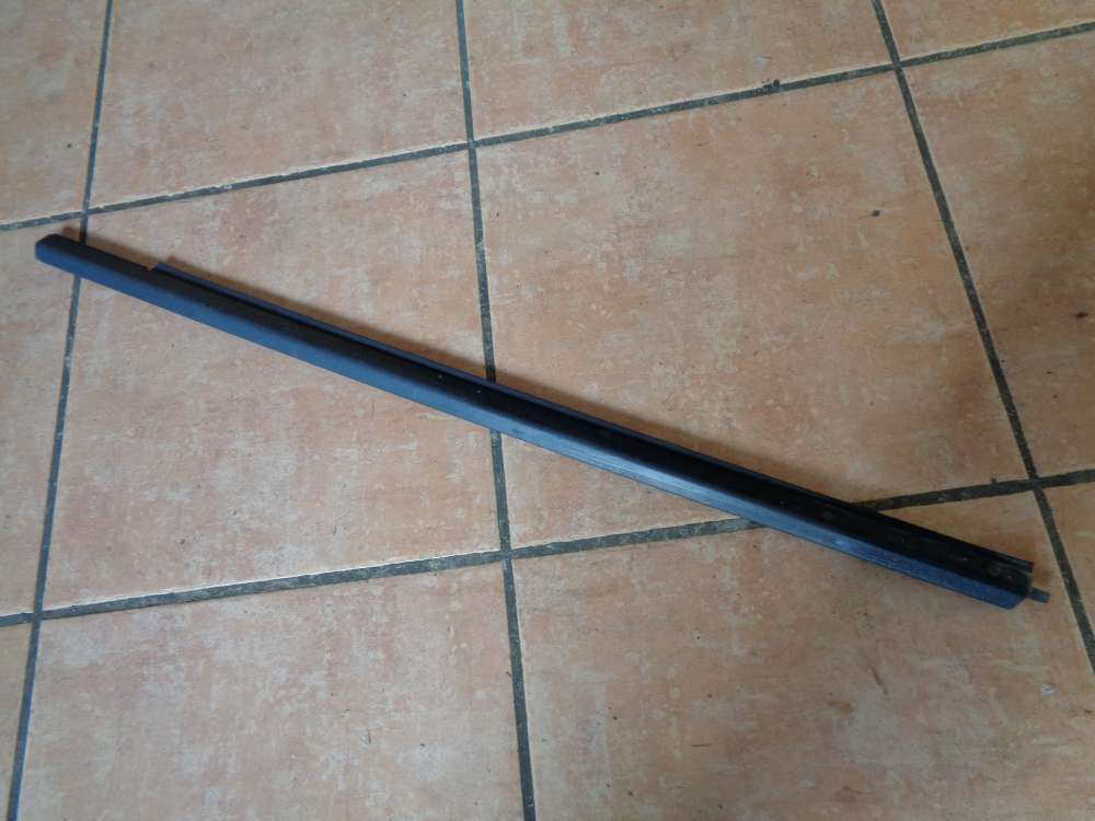 Mercedes W202 C-Klasse C180 Fensterschacht T?rleiste Leiste au?en Vorn Rechts