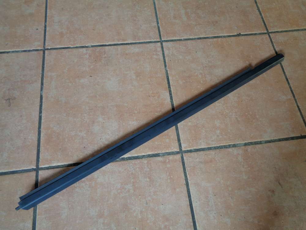 Mercedes W202 C-Klasse C180 Fensterschacht T?rleiste Leiste au?en Vorn Links