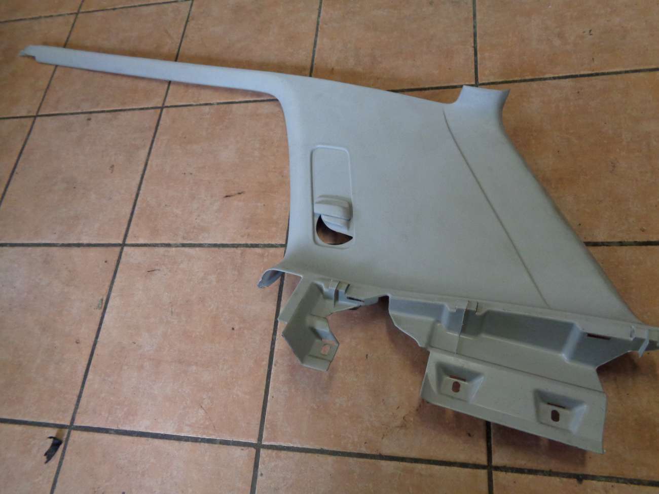 VW Golf 3 C-S?ule Verkleidung Abdeckung Hinten Rechts 1H6867296