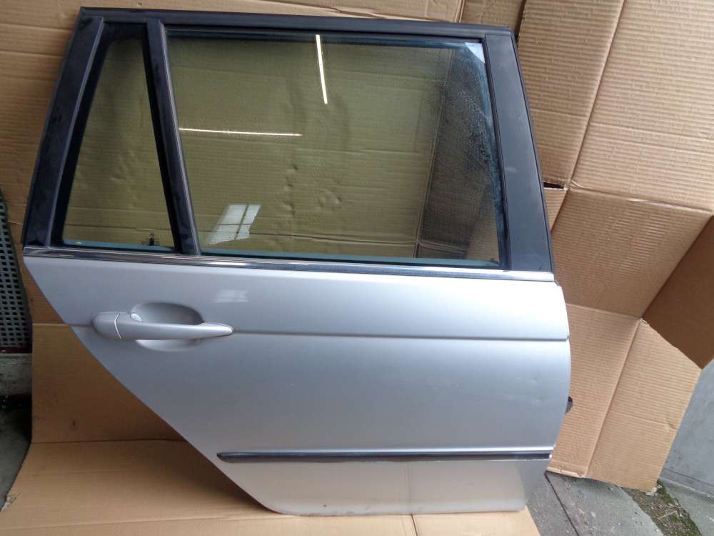 BMW 320i E46 Kombi Tür Hinten Rechts Metallicsilber : 354