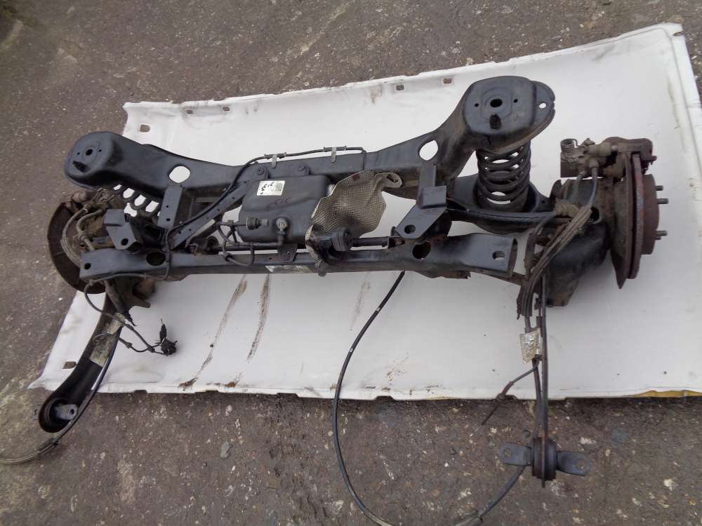 Ford Focus DA3 Hinterachse Achsträger Hinten