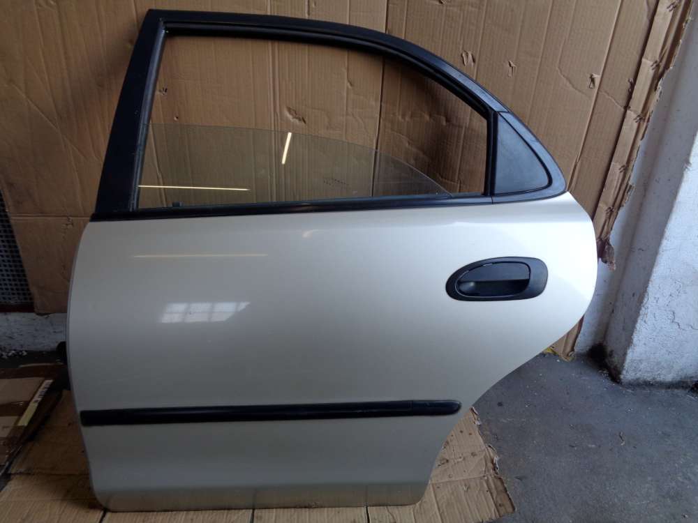 Mazda 323 BA Tür Hinten Links Silber : 4F