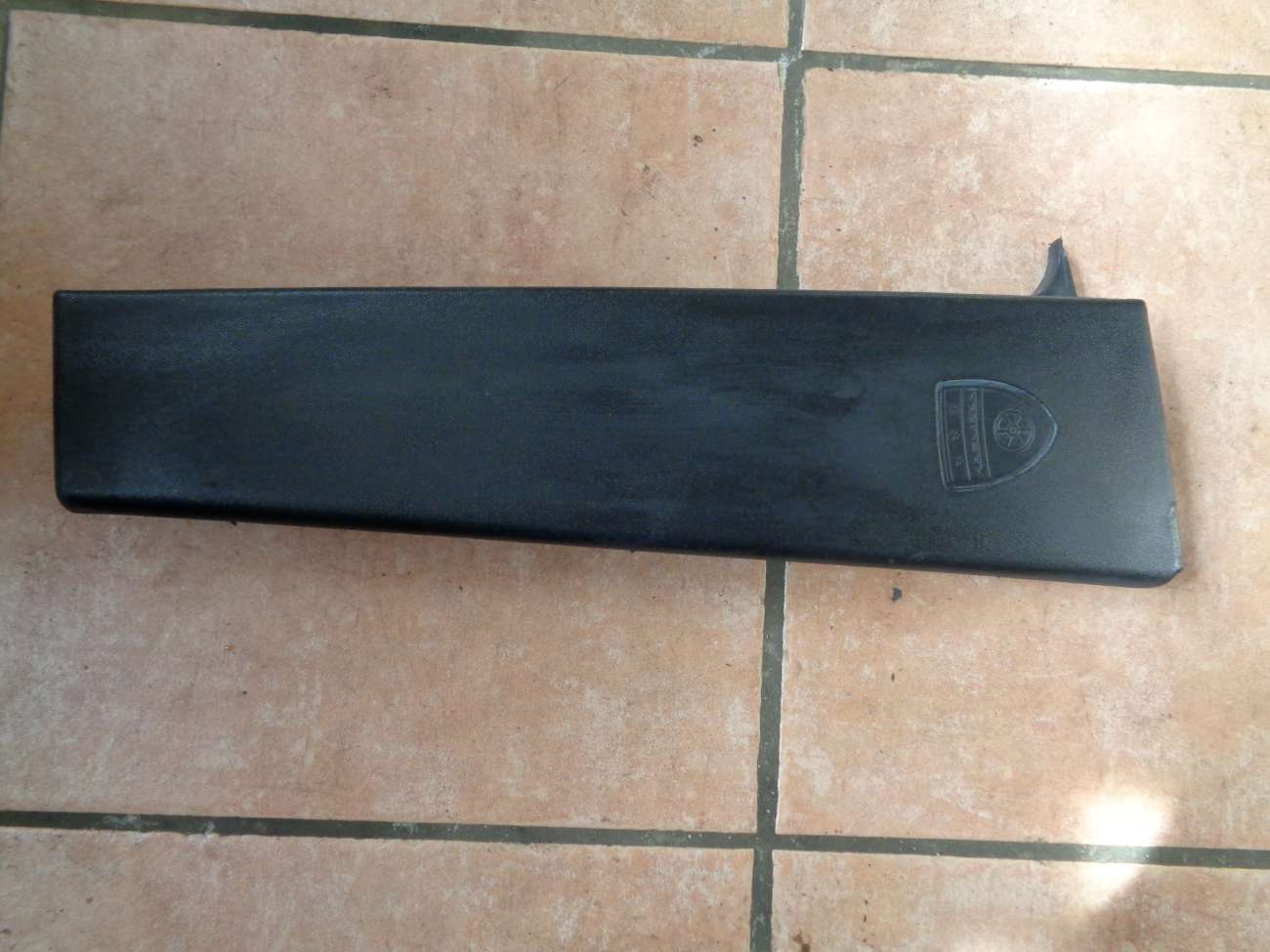 VW Golf 3 Cabrio Blende Verkleidung B-Säule Aussen links 1E0853351