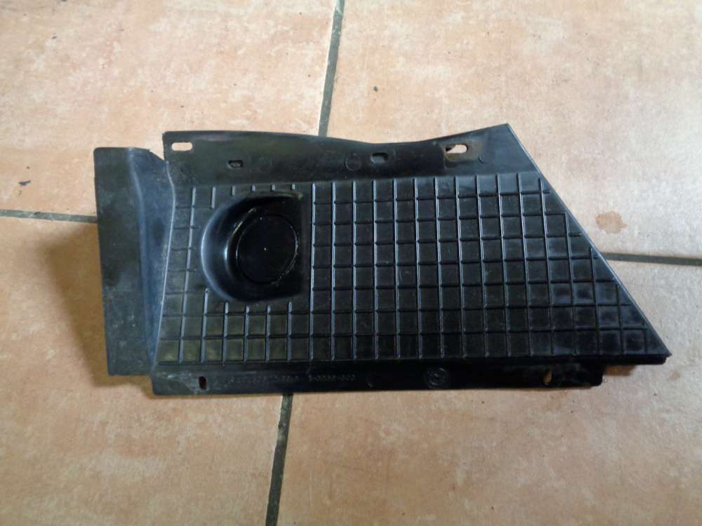 Mercedes Benz W201 Kühlergrill unten Rechts 2015051288