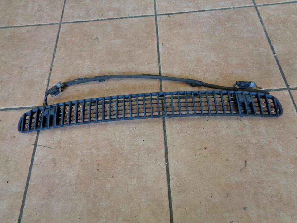 BMW 3er E46 Limousine Motorhaubengitter mit Waschwasserdüsen 51138208484