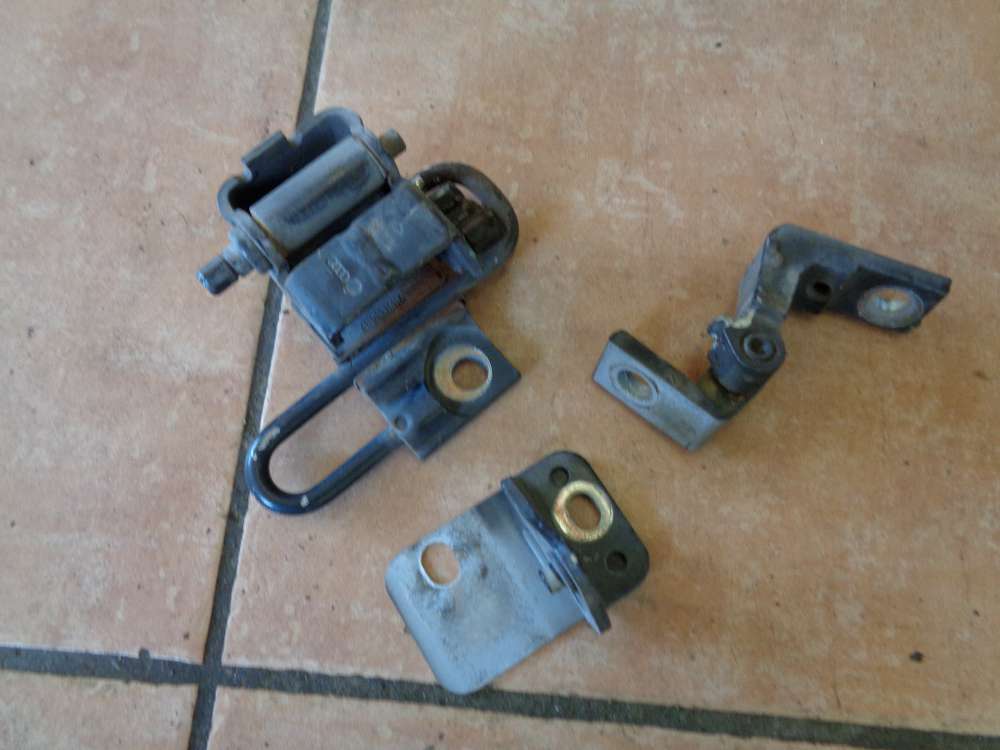 Audi A3 8L Türscharnieren Scharnier Vorne Links 4B0831411B
