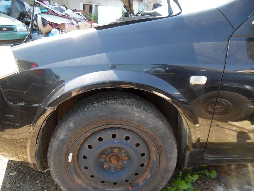 Nissan Primera P12 Kotflügel Vorne Links Schwarz