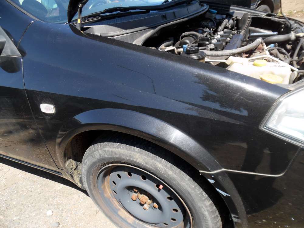 Nissan Primera P12 Kotflügel Vorne Rechts Schwarz