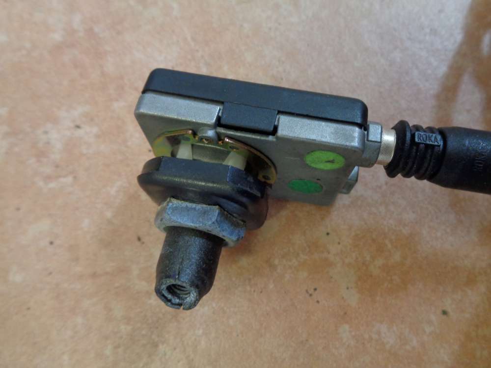 Audi A3 8L Antenne Antennenfu? 4B9035501B