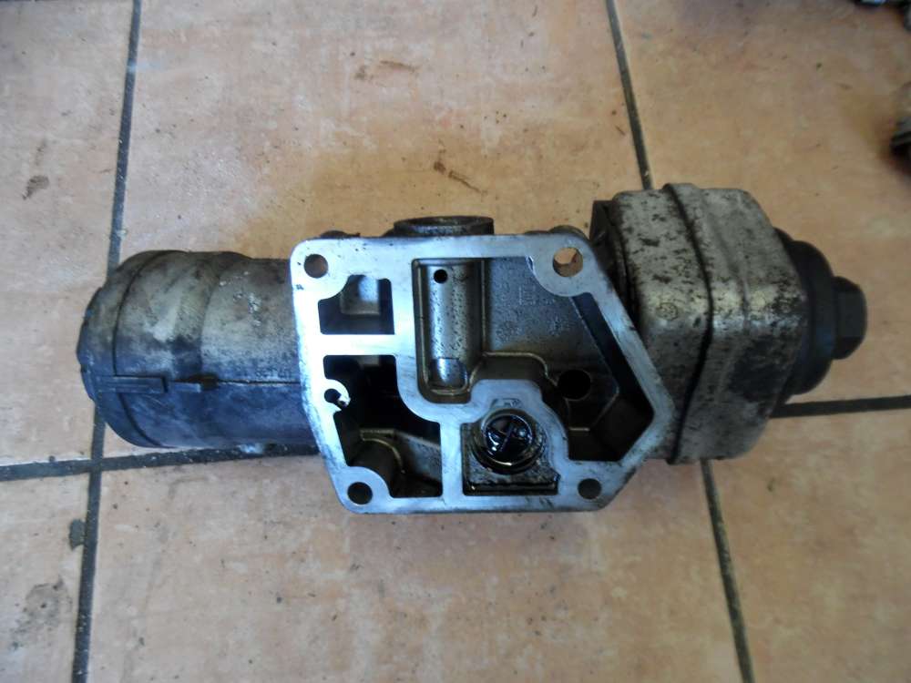 VW Golf V Ölfiltergehäuse Ölkühler 045115389J