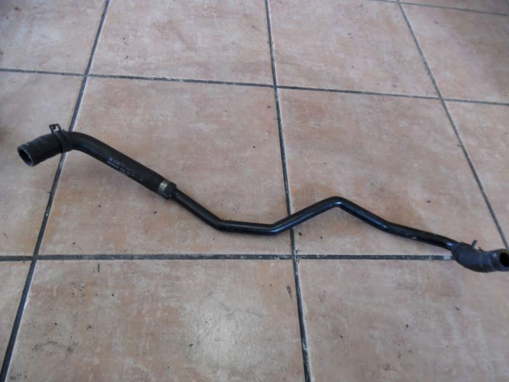 Audi A4 B5 Kühlwasserleitung Kühlwasserschlauch 8D0121109