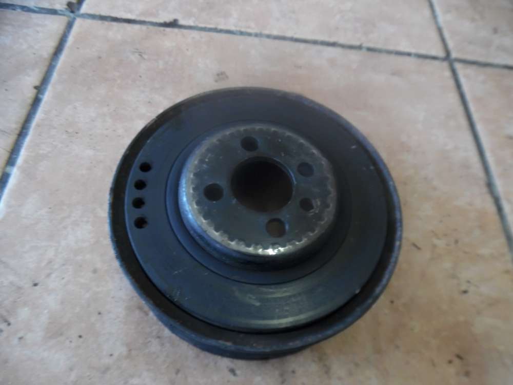 VW Passat 3B Riemenscheibe 058105251E