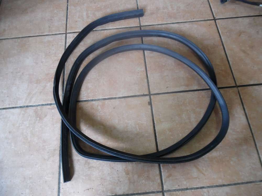 Nissan Micra K12 3-Türer Bj:2007 Türdichtung Dichtung Vorne Rechts