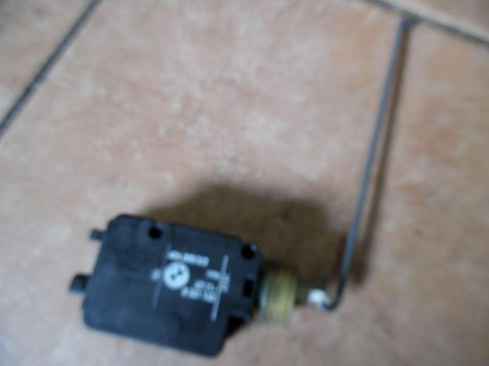 BMW 316i E36 3er Stellmotor Heckklappe 67.11-8361140
