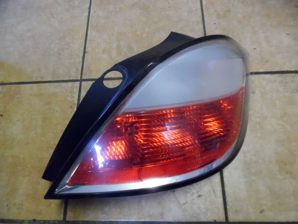 Opel Astra H Limousine Rückleuchte Rücklicht Rechts 24451837