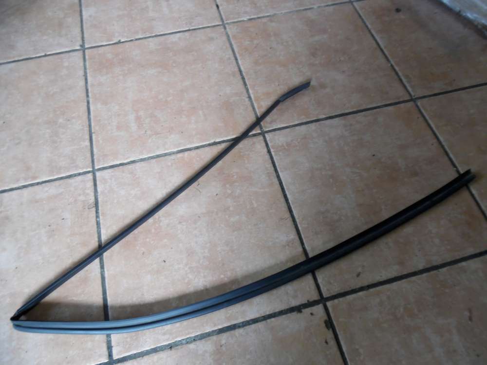 Ford Galaxy Türdichtung Gummi Hinten Rechts 95VWA25324