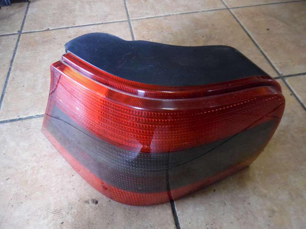 VW Golf IV 1J Heckleuchte Rückleuchte Rücklicht Links 1J6945111S