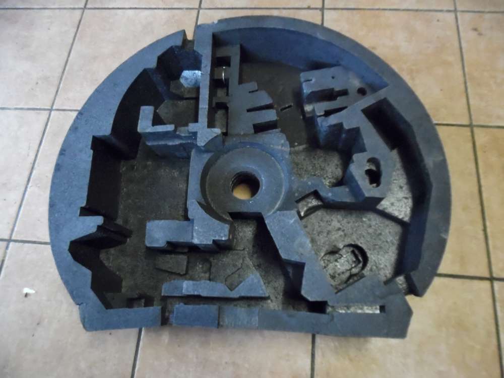 VW Golf 6 Werkzeugkasten Ladeboden Kofferraum 8P0012109