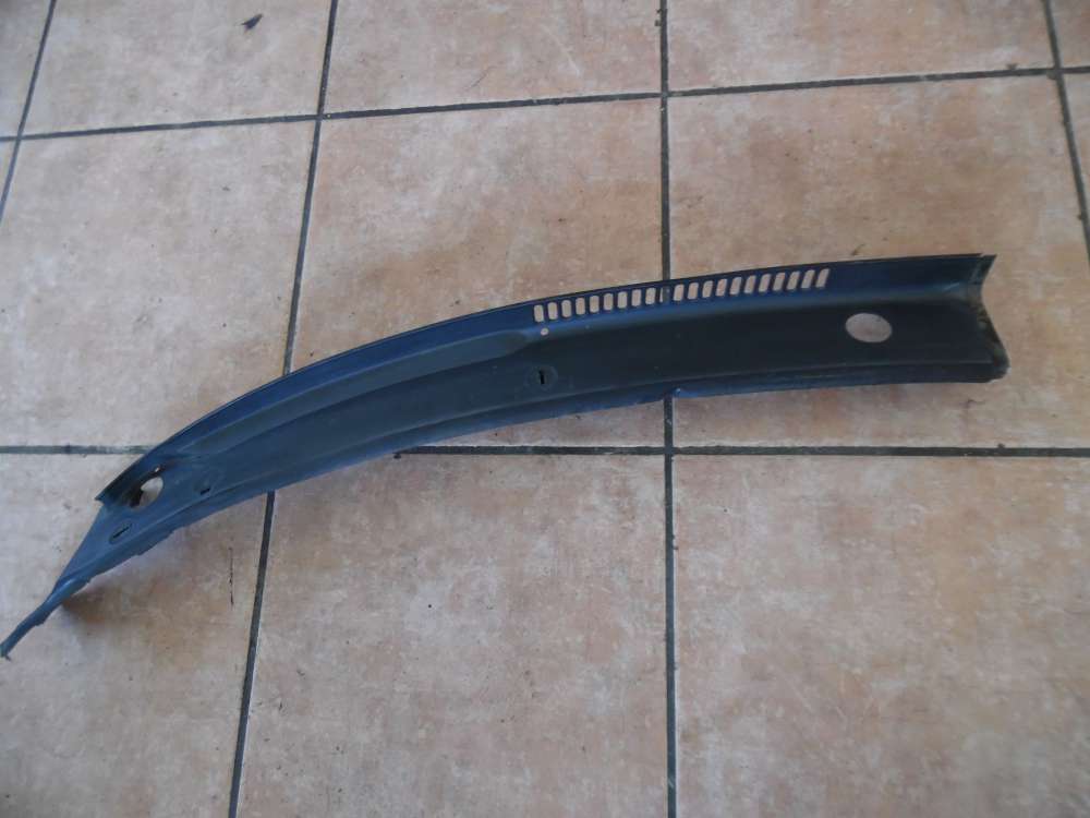 Audi A4 5B Wasserabweiser Verkleidung 8D1819403