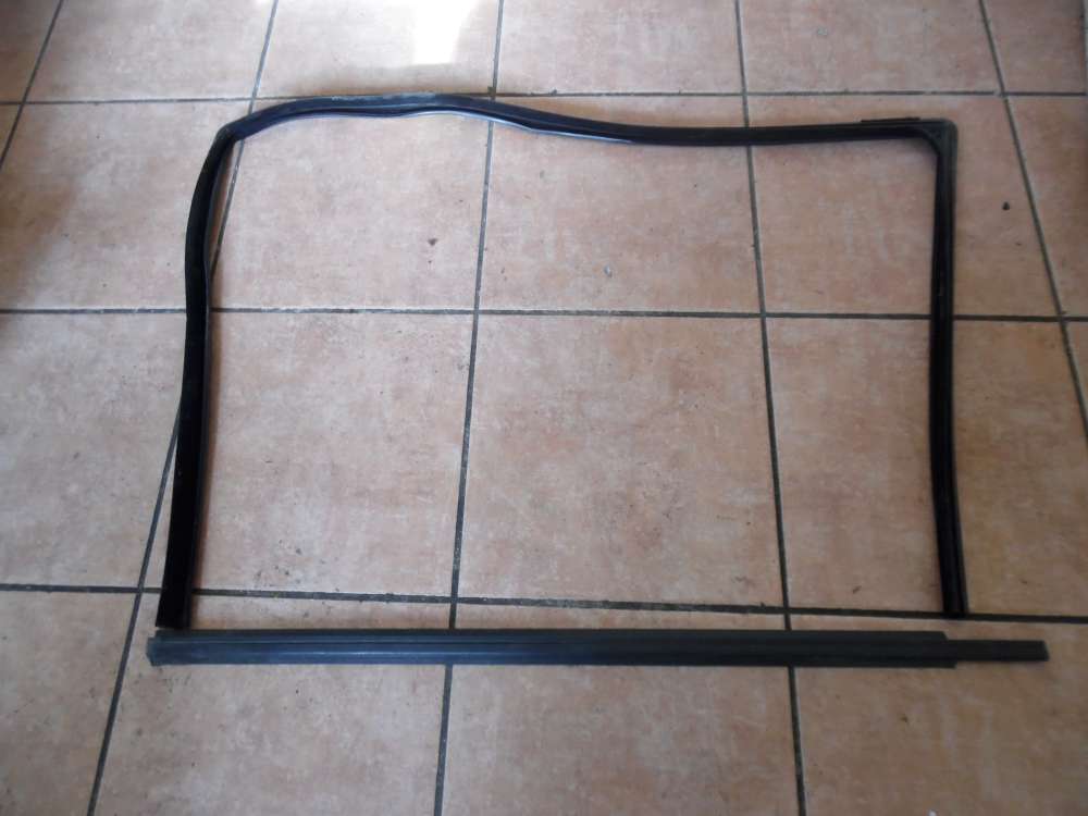 Mercedes B-Klasse W245 Dichtung Fensterführung Vorne Rechts 1697250225