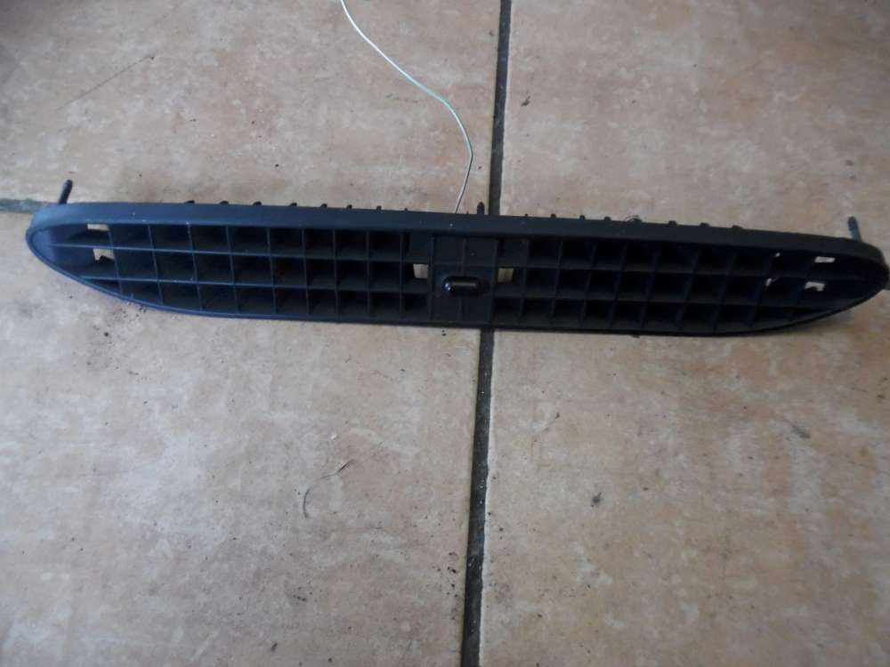Audi A4 B5 L?ftungsgitter Armaturenbrett Mitte oben 8D0819635A