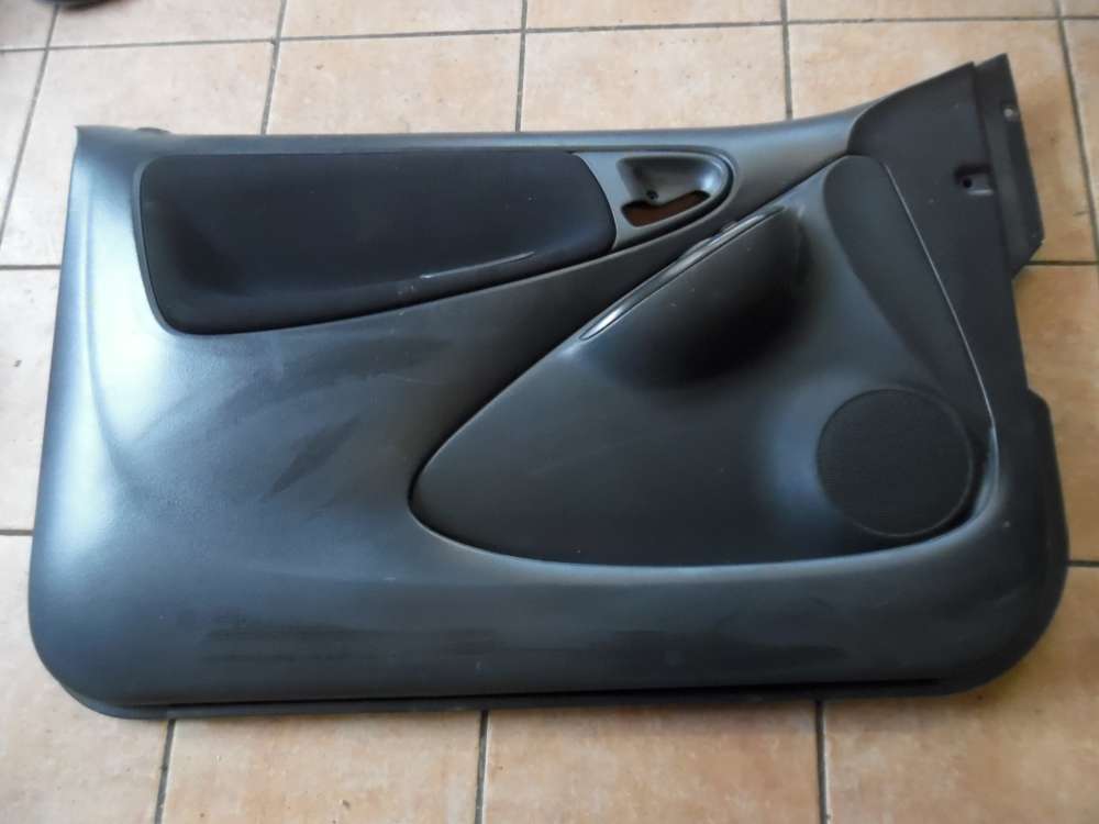 Toyota Yaris P1 Türverkleidung Vorne Links 67778-52040