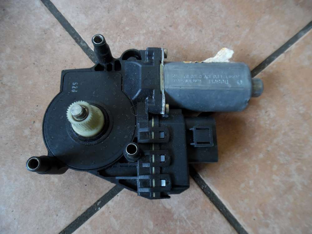 Audi A6 4B Fensterhebermotor Vorne Links 0130821775