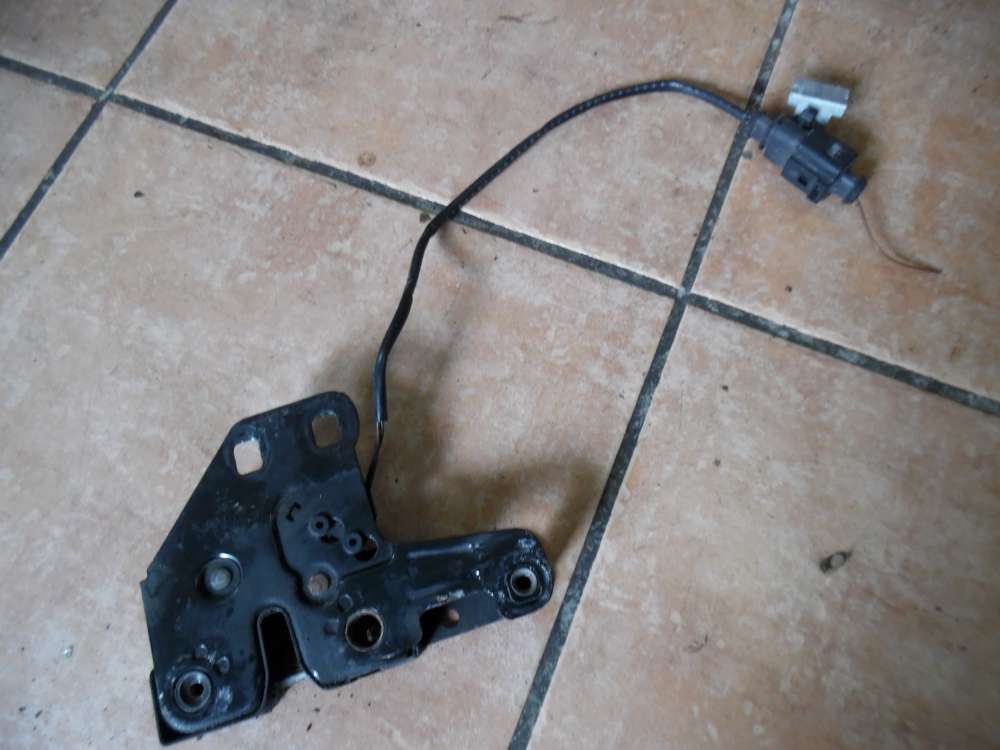 Audi A4 8E Schloss Verriegelung Motorhaube 8E0823909B