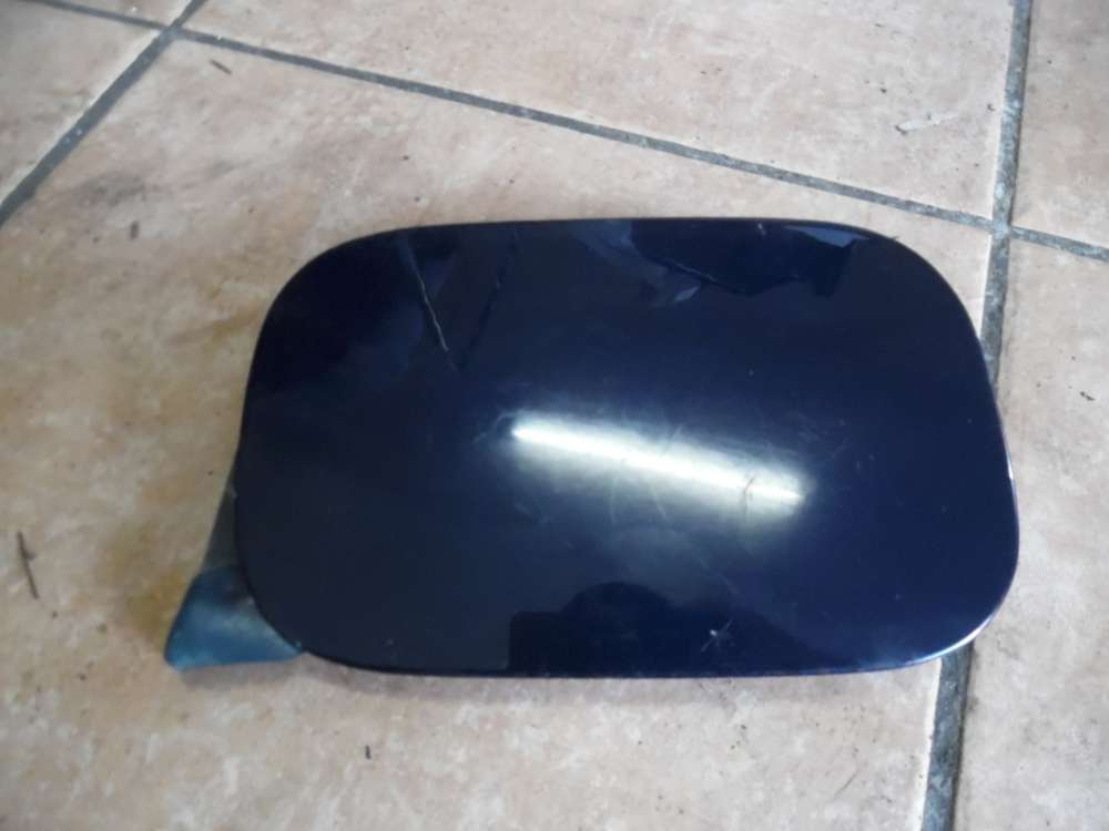 Audi A4 8E Tankklappe Tankdeckel 8E0010184H Blau Farbcod : LZ5J