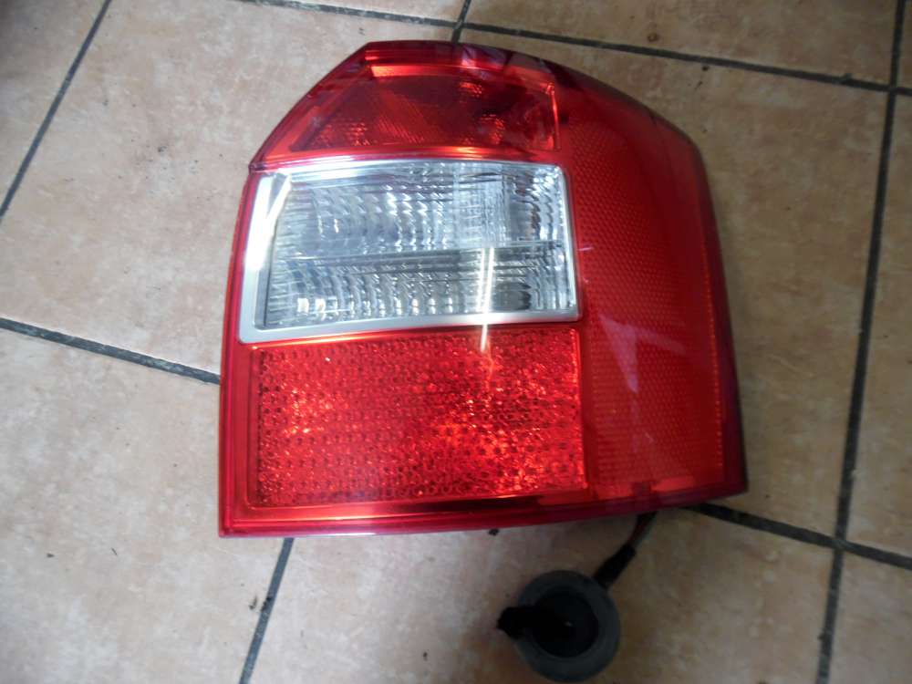 Audi A4 8E Rücklicht Rückleuchte Hinten Rechts