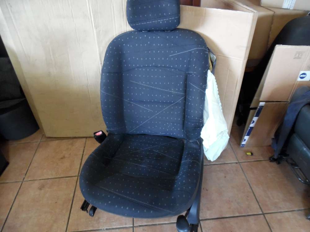 Renault Clio II Sitz Fahrersitz Vorne Links Stoff