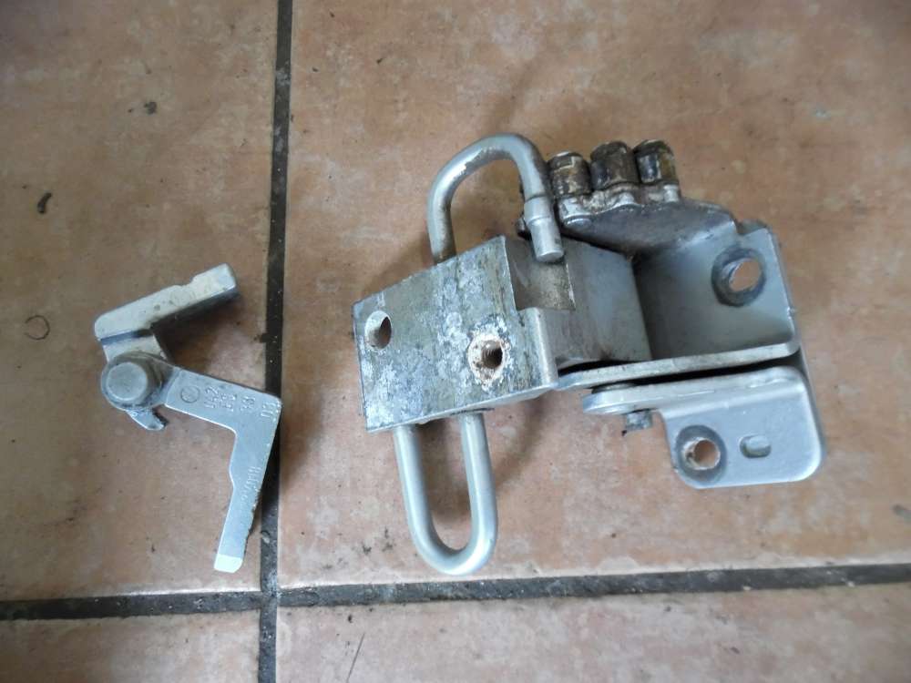 VW Polo 9N Türscharnier Scharnier Vorne Links 6Q0831411