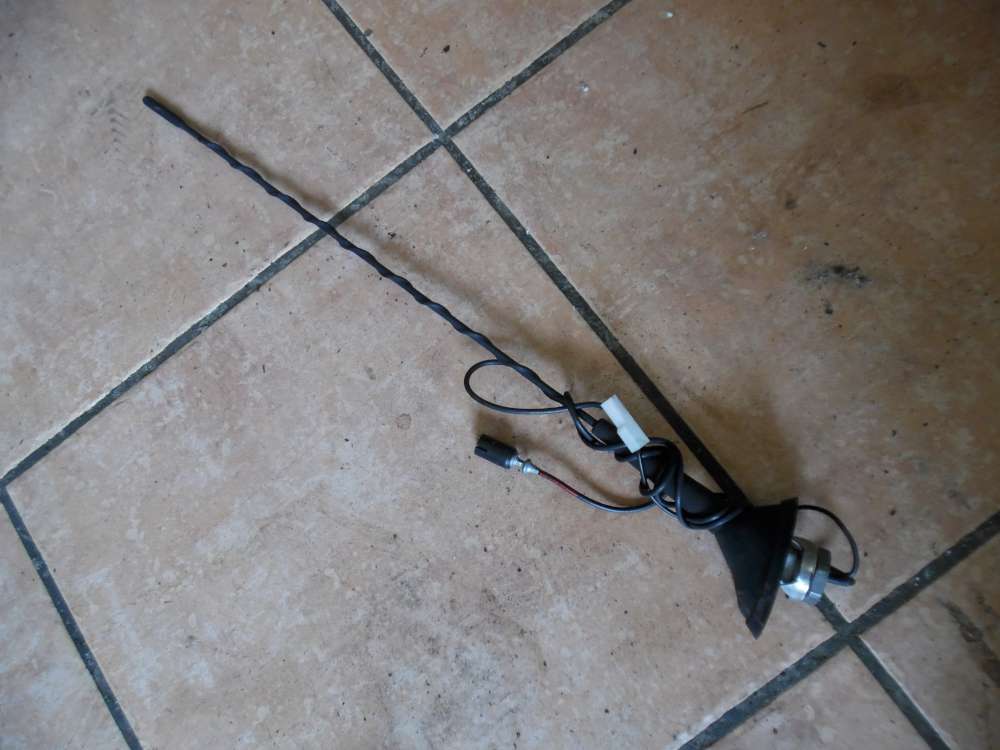 Renault Twingo II Antenne Dachantenne mit Antennenfuß 8200282249