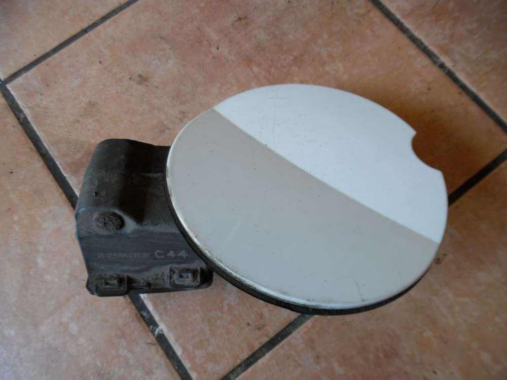 Renault Twingo II Tankklappe Tankdeckel 8200637765 Weiß Farbcode : OV369