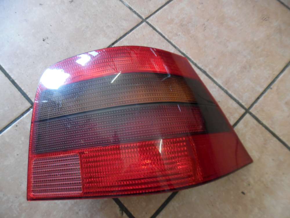 VW Golf 4 Rückleuchte Rücklicht Rechts 1J6945112