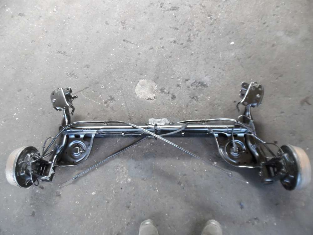 Nissan Micra K12 Achsträger Hinterachse mit Handbremsseil