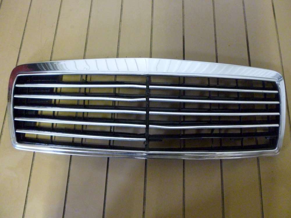 Mercedes-Benz E-Klasse W210 Kühlergrill Grill 2108880123