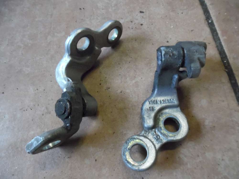 Ford Focus DNW Türscharnier Hinten Rechts XS4AA26800