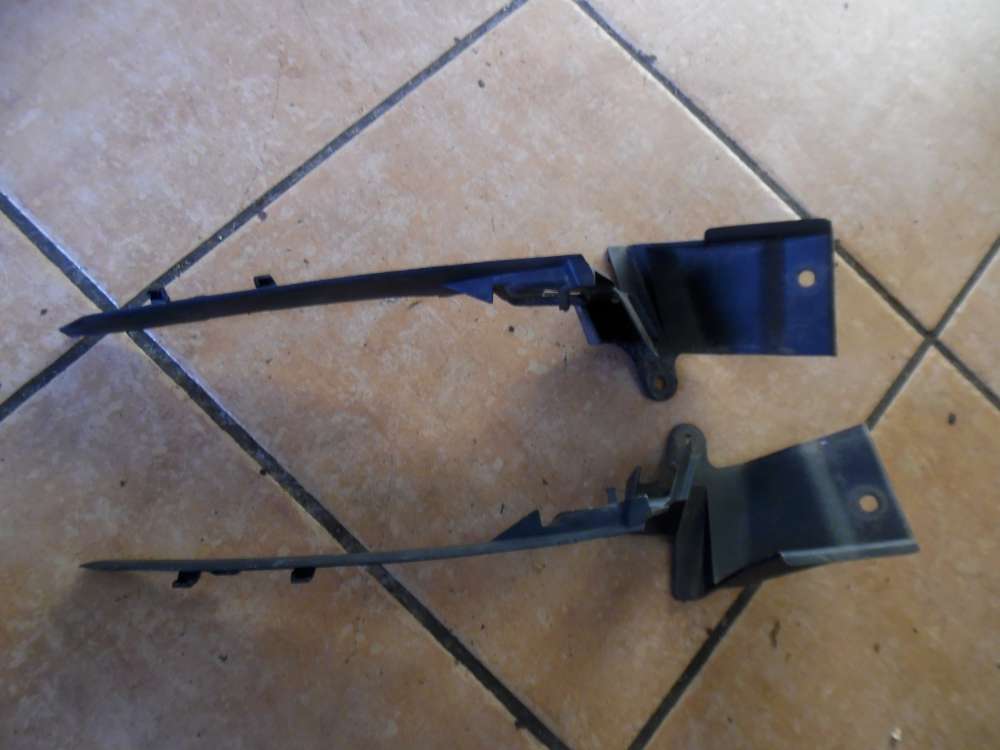 Nissan Pixo Halterung Verkleidung Rechts / Links 12341-68K0/ 12342-68K