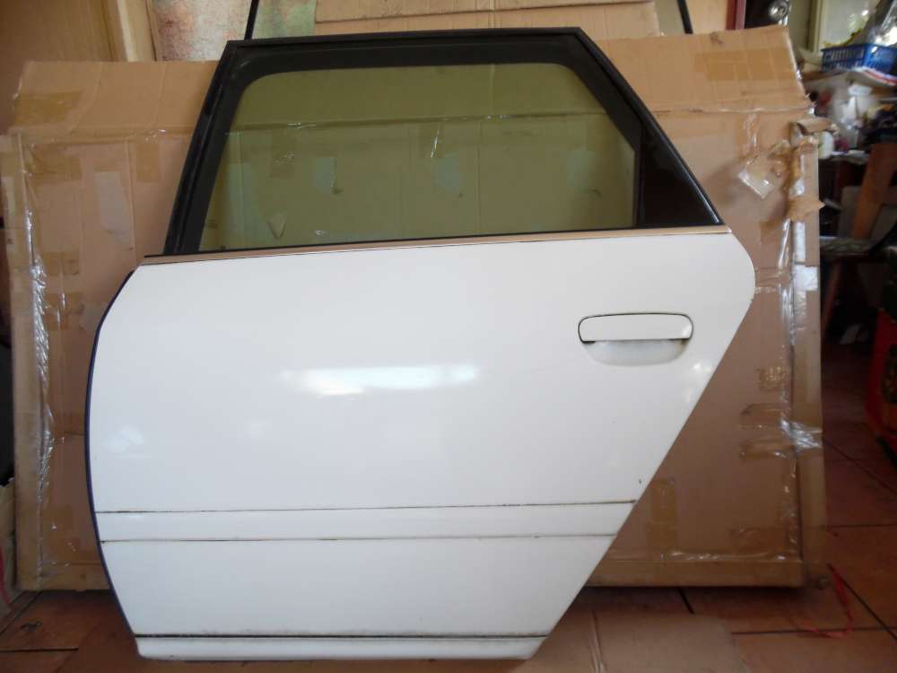 Audi A6 4B Kombi Tür Hinten Links weiß Farbcod : LY9D