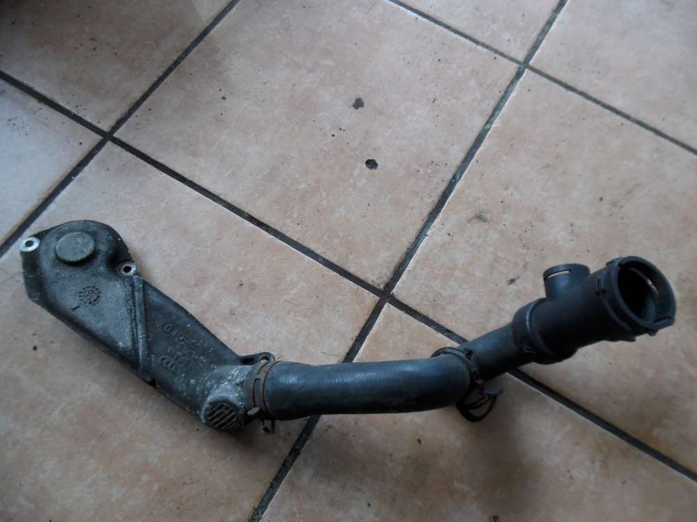 Audi A6 4B Kühlwasserleitung Kühlerschlauch 4B0121049
