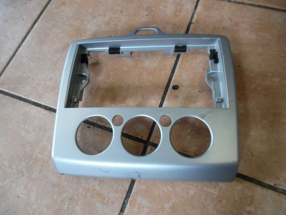Ford Focus II Einbaurahmen Mittelkonsolen 4M51-18522