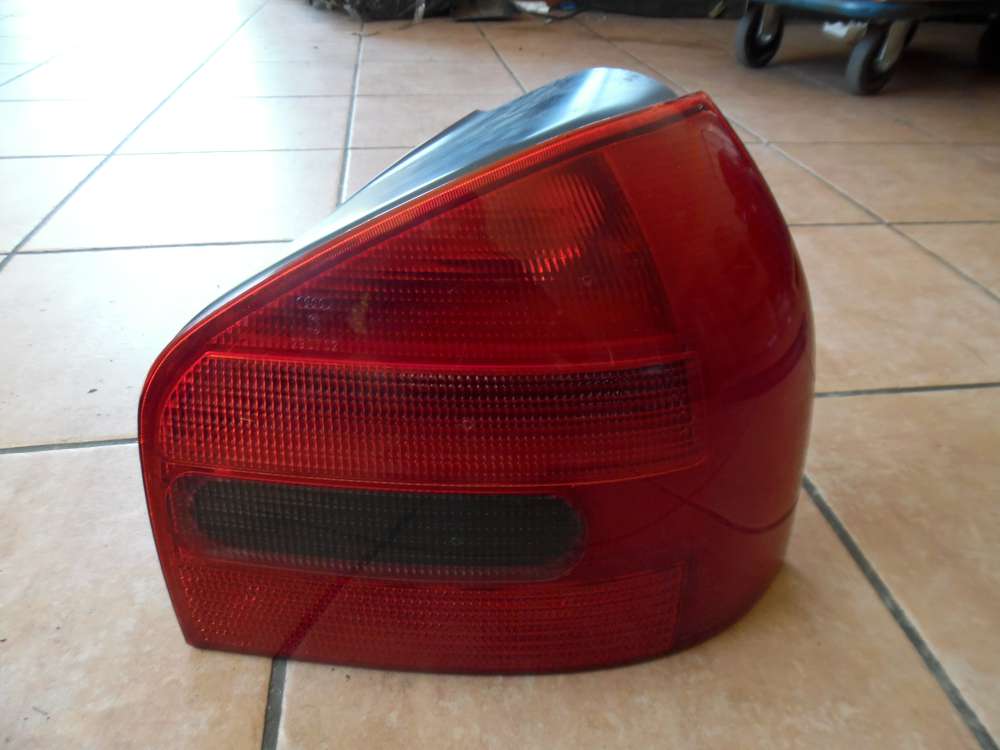 Audi A3 8L Rückleuchte Heckleuchte Rechts 8L0945096