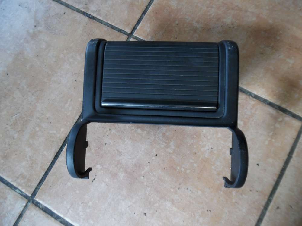BMW E46 316ti Aschenbecher Mittelkonsole Hinten 51168213682