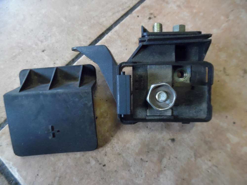 BMW 3er E46 Deckel St?tzpunkt Verkleidung Pluspol 83851587