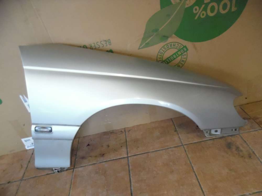Opel Omega B Kombi Kotflügel Rechts Silber : Z157