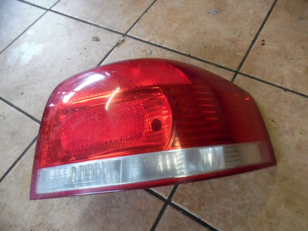 Audi A3 8P Rückleuchte Rechts 8P0945016