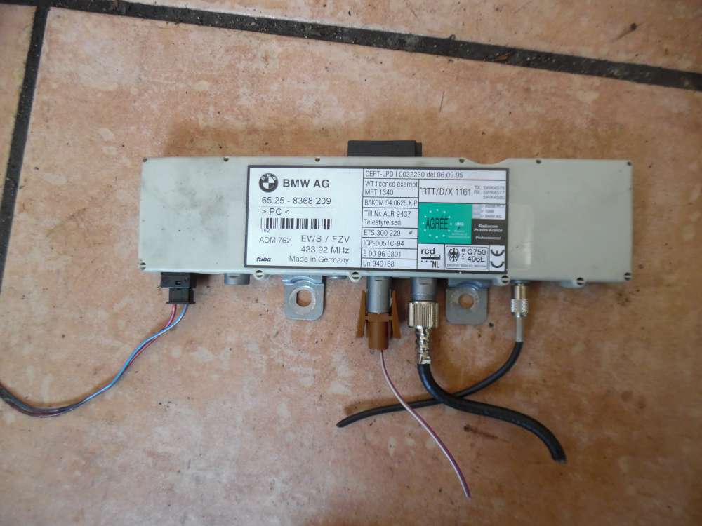 BMW E46 320d Antennenverstärker Heckscheibe 8368209