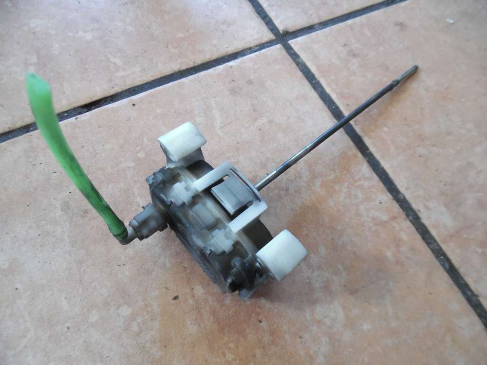 Audi A3 8L Stellmotor Tankklappe 8L0862153