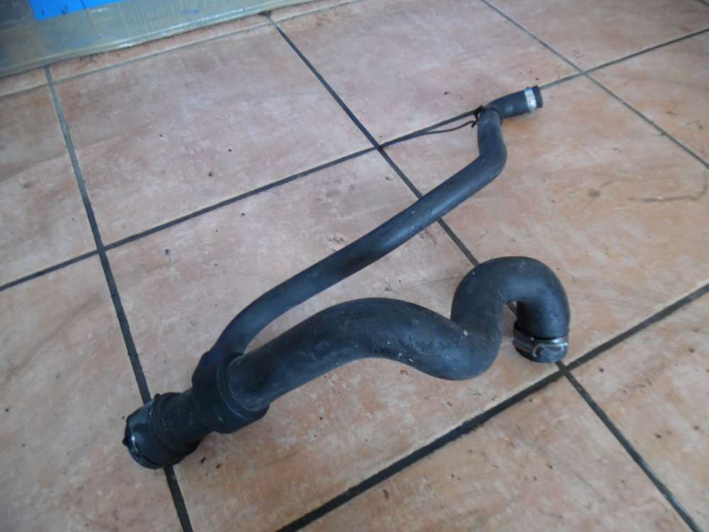 Audi A4 B5 Wasserschlauch Kühlmittelschlauch 8D0121055